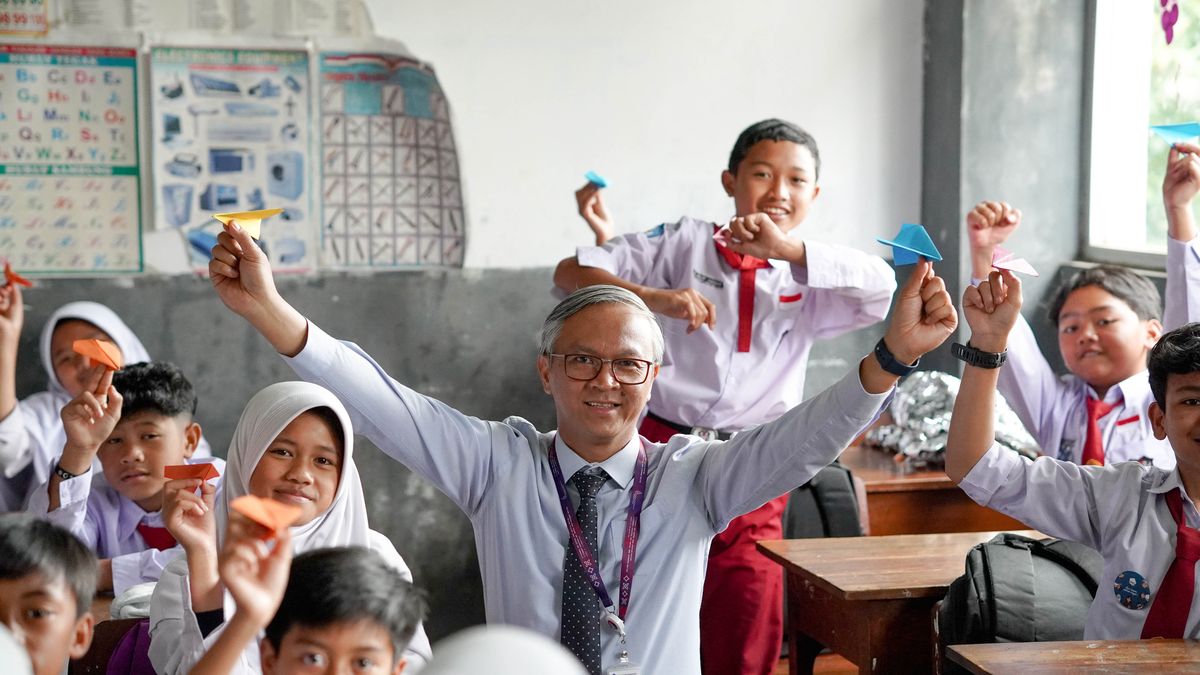Tentang Academica